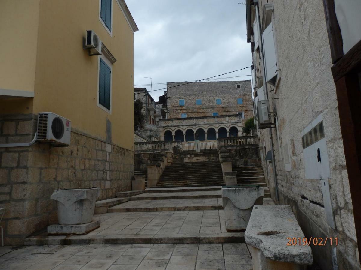 Apartman M&M Milna  Esterno foto